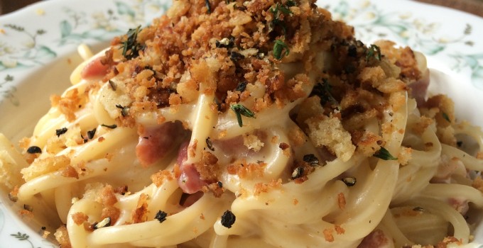 Carbonara with garlic breadcrumbs